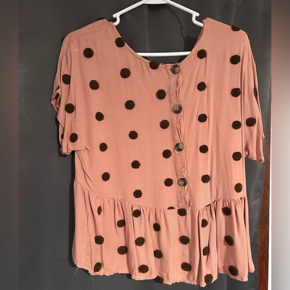 Rust orange colored 3d polka dot top. - Picture 4 of 5